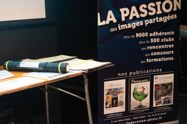 Une-cérémonie en l'honneur des jeunes photographes