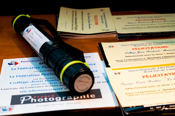 Une-cérémonie en l'honneur des jeunes photographes