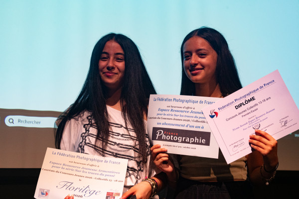 Une-cérémonie en l'honneur des jeunes photographes